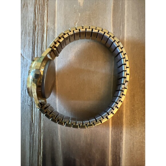 Cvp Ladies Watch Manual Wind Parts/repair - Picture 3 of 6